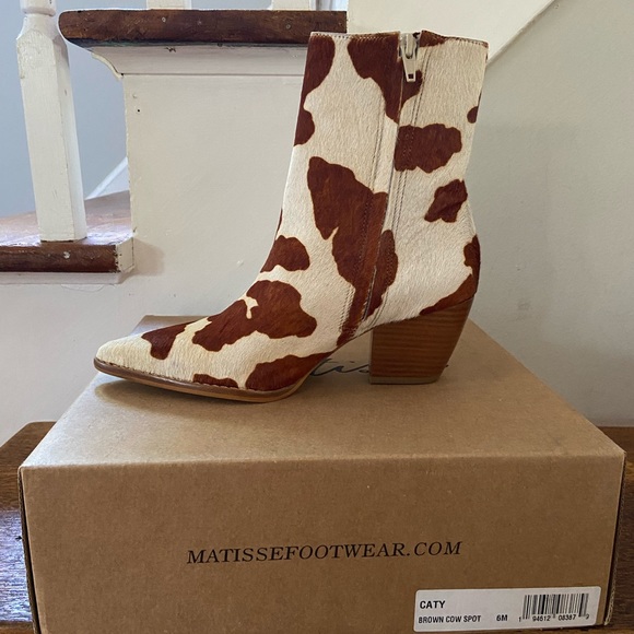 Shoes - NEW Matisse Cary cowhide leather booties